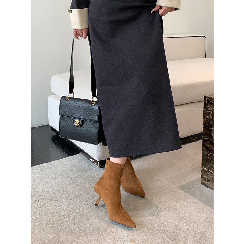 https://fulmo-img-server.com/stepchic/5e0ae65a-3ed4-4017-a35a-87969e3a89e7.jpg