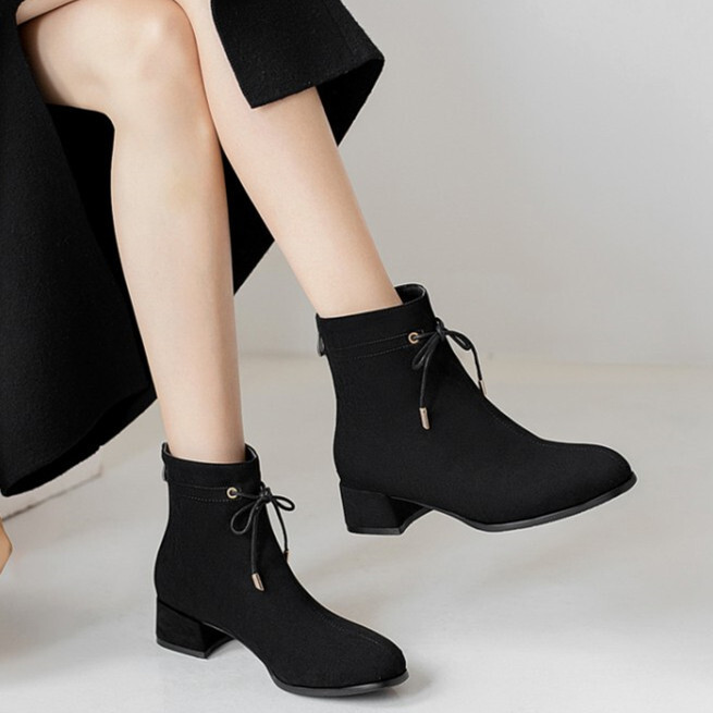 ショートブーツ 編み上げリボン付きレザーショートブーツ