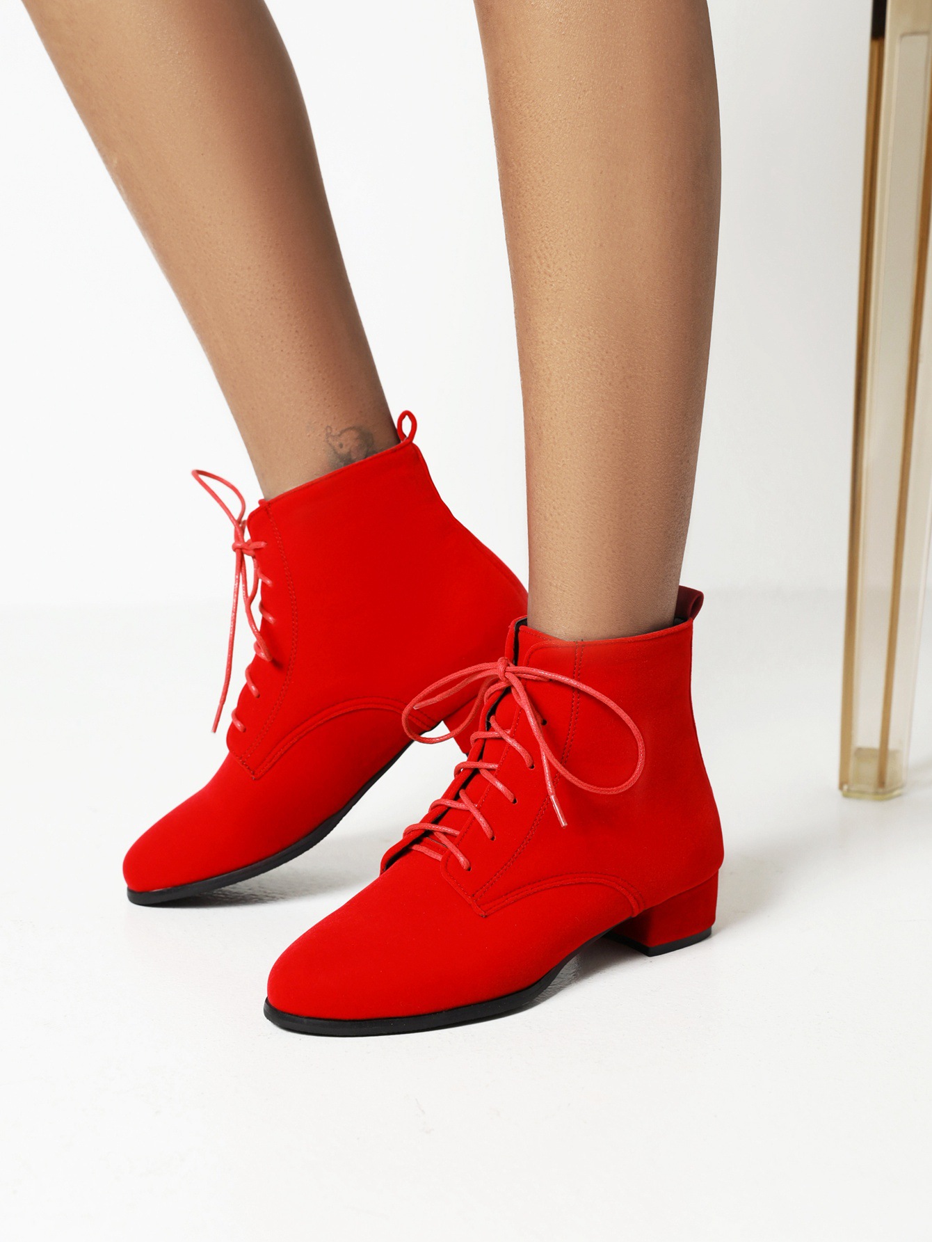 https://fulmo-img-server.com/stepchic/676a39ae-30c2-4d51-888b-aa036794fb05.jpg