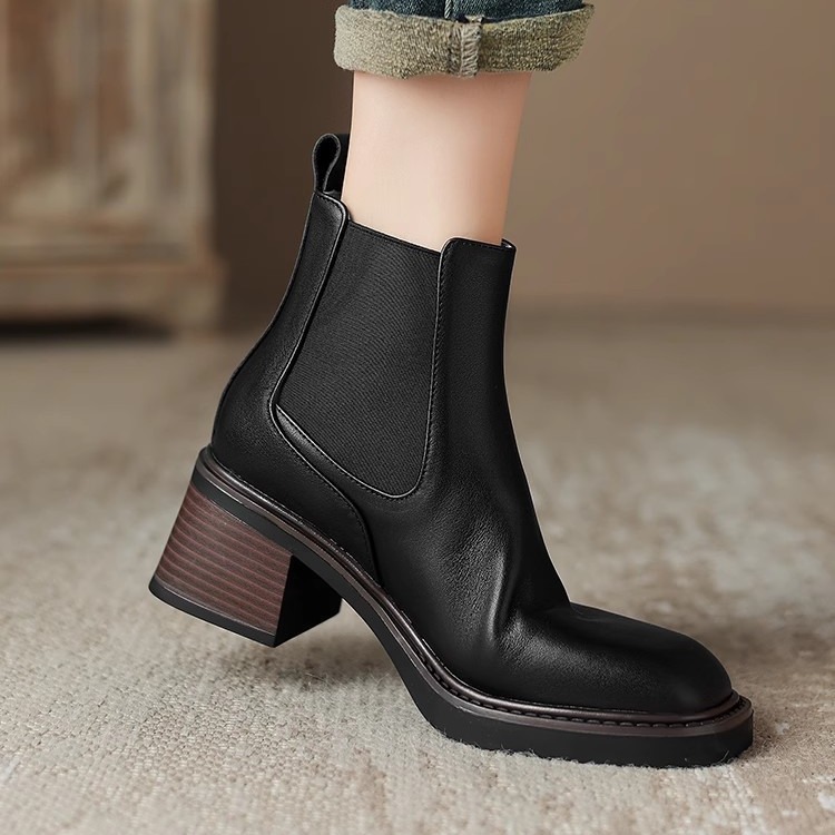 https://fulmo-img-server.com/stepchic/68d15e44-49b9-49f5-8218-6e5349c88fda.jpg