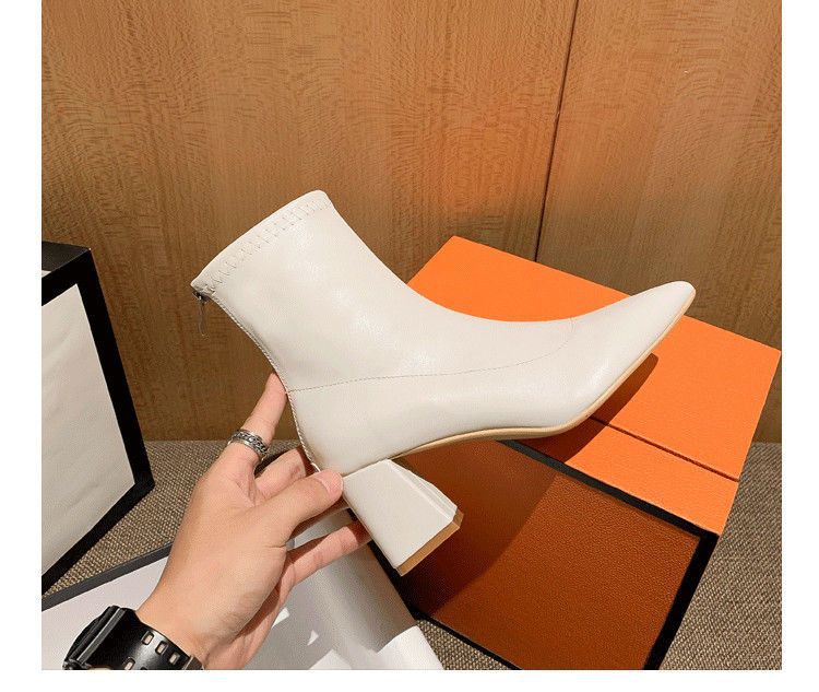 https://fulmo-img-server.com/stepchic/7ad4b114-2650-434f-9bee-a6cfa5f033ea.jpg