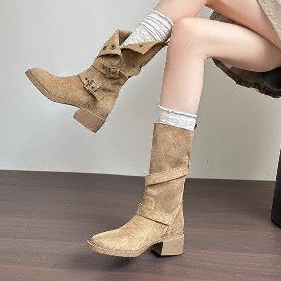 ショートブーツ ベルト装飾付きブロックヒール本革ショートブーツ