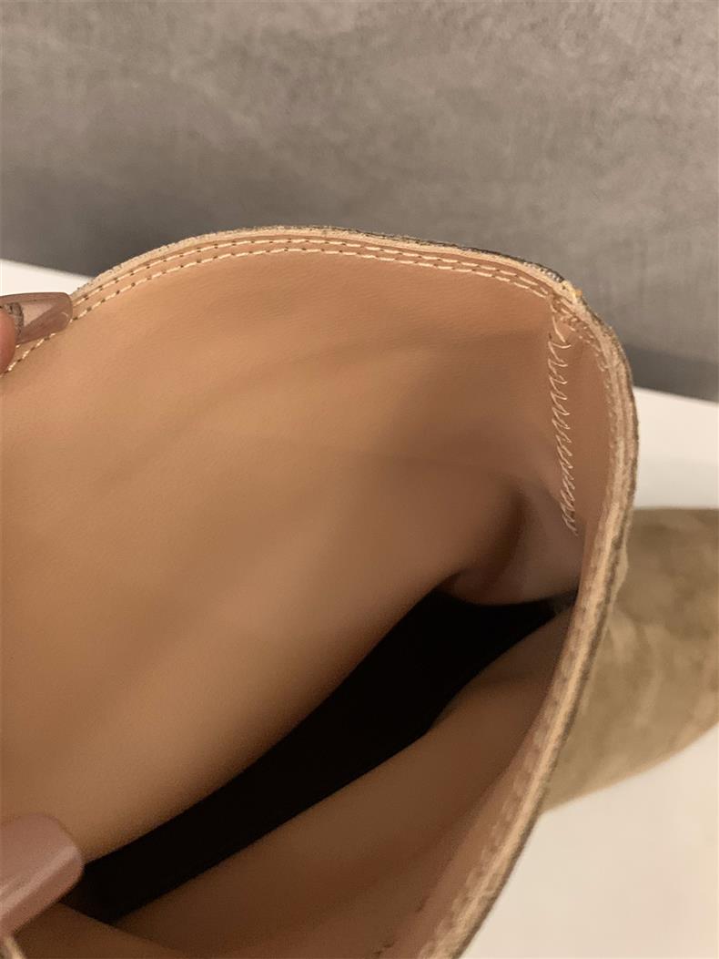 https://fulmo-img-server.com/stepchic/8fb761ba-81a9-4cc2-9b0a-a767aeb1f7d1.jpg