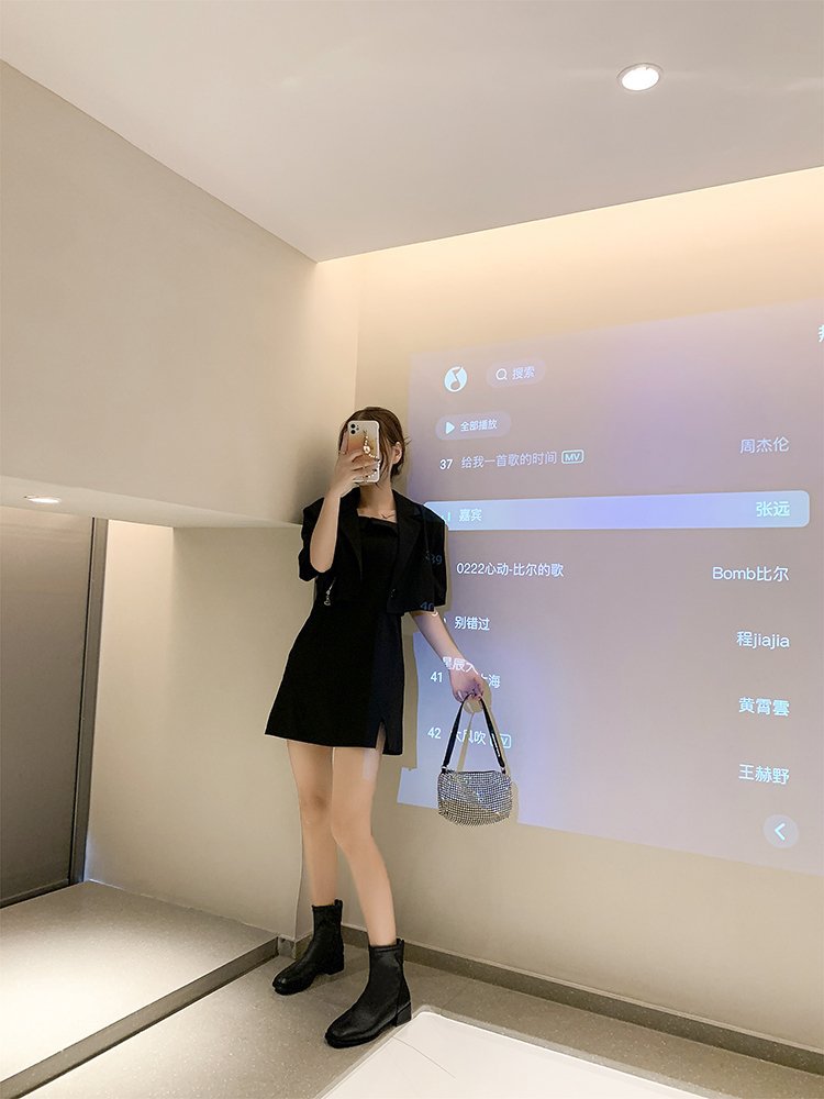 https://fulmo-img-server.com/stepchic/b247d65c-d03e-49fb-ac06-00a91fb609b5.jpg