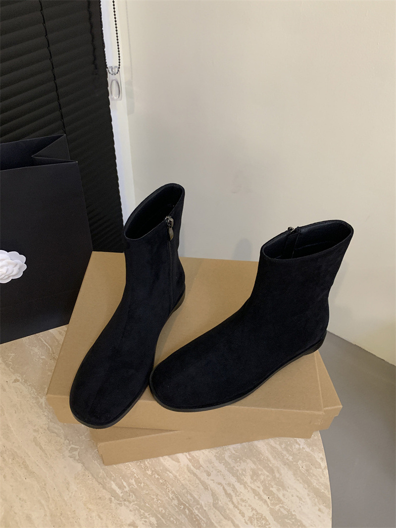 https://fulmo-img-server.com/stepchic/b821bb0f-cf79-40ad-b994-9239646a2cc6.jpg