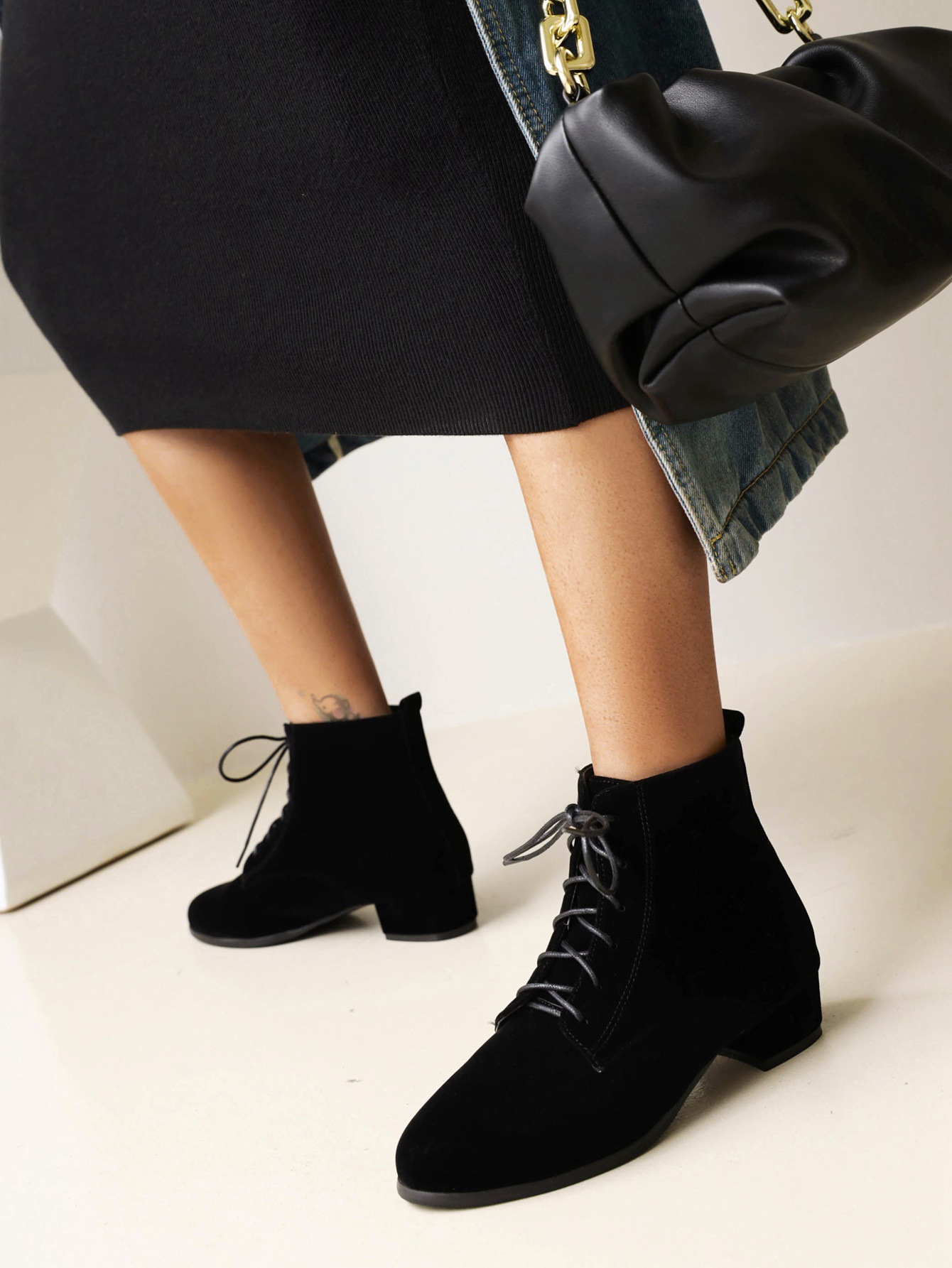 https://fulmo-img-server.com/stepchic/b89d8373-82cb-424a-ab1a-c9a69ba1726d.jpg