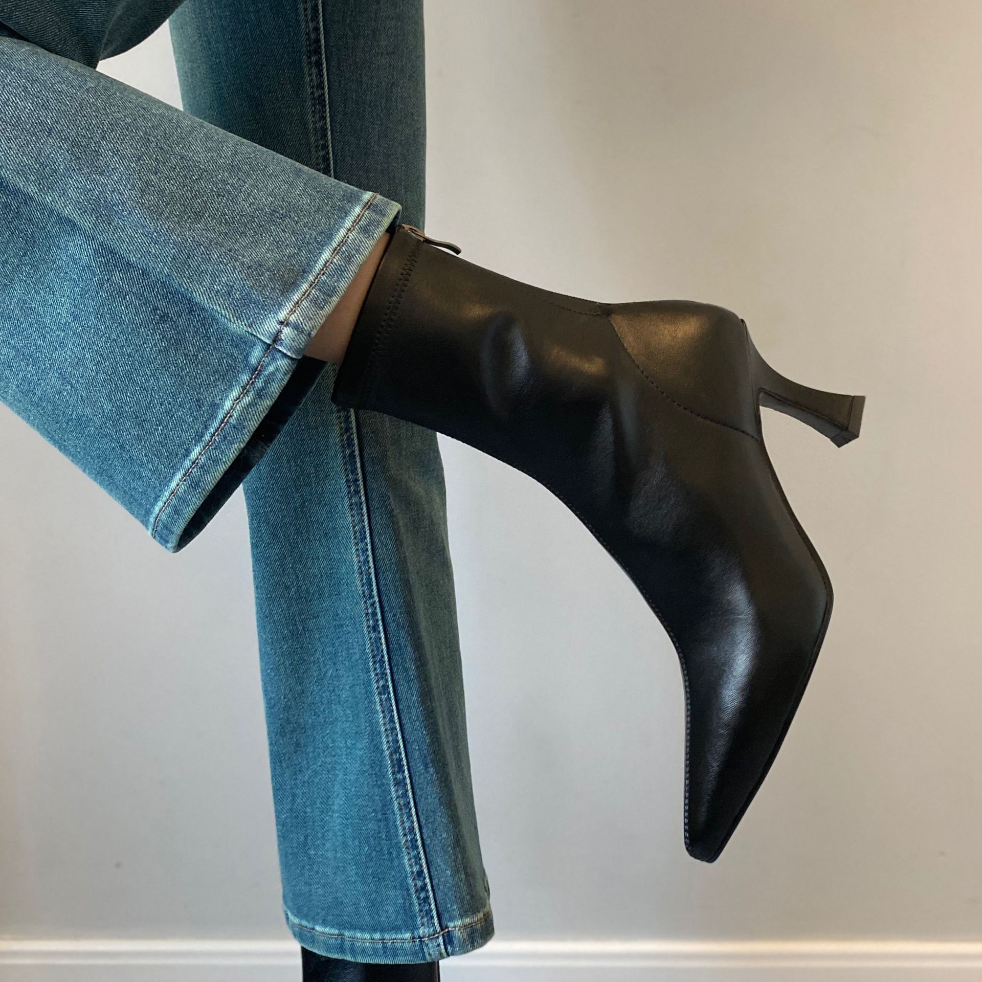 https://fulmo-img-server.com/stepchic/be5a4603-b8ba-49ab-8eb8-42d41e533820.jpg