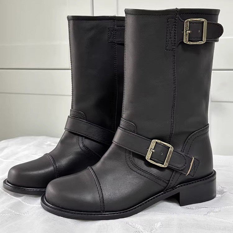 https://fulmo-img-server.com/stepchic/c4512d7f-8cb8-4503-beb6-8a5bf3db2de8.jpg