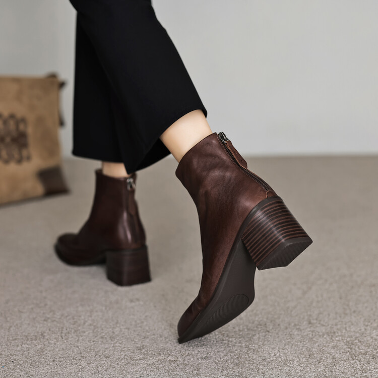 ショートブーツ 本革太め中跟筒状短靴