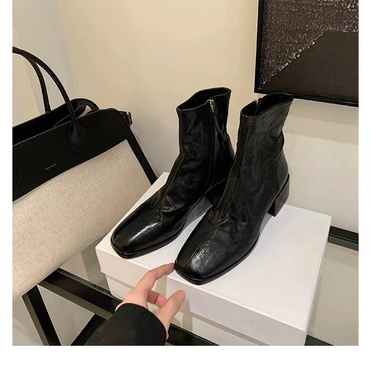https://fulmo-img-server.com/stepchic/cb47493f-ca6d-4477-bde6-59b87892ab82.jpg