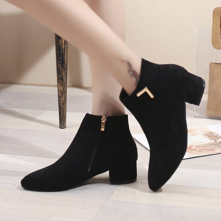 https://fulmo-img-server.com/stepchic/d1e374bb-8aee-44d4-b8bb-2e6ba140c37b.jpg
