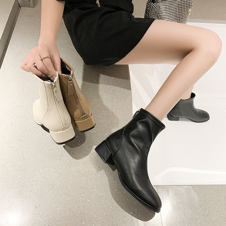 https://fulmo-img-server.com/stepchic/d1f9f019-36e4-4809-95e5-db78c310378e.jpg