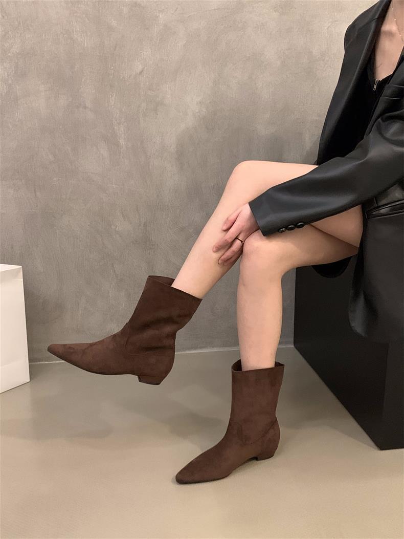 https://fulmo-img-server.com/stepchic/d34d4795-6022-40fa-9396-3c2ba06a812d.jpg