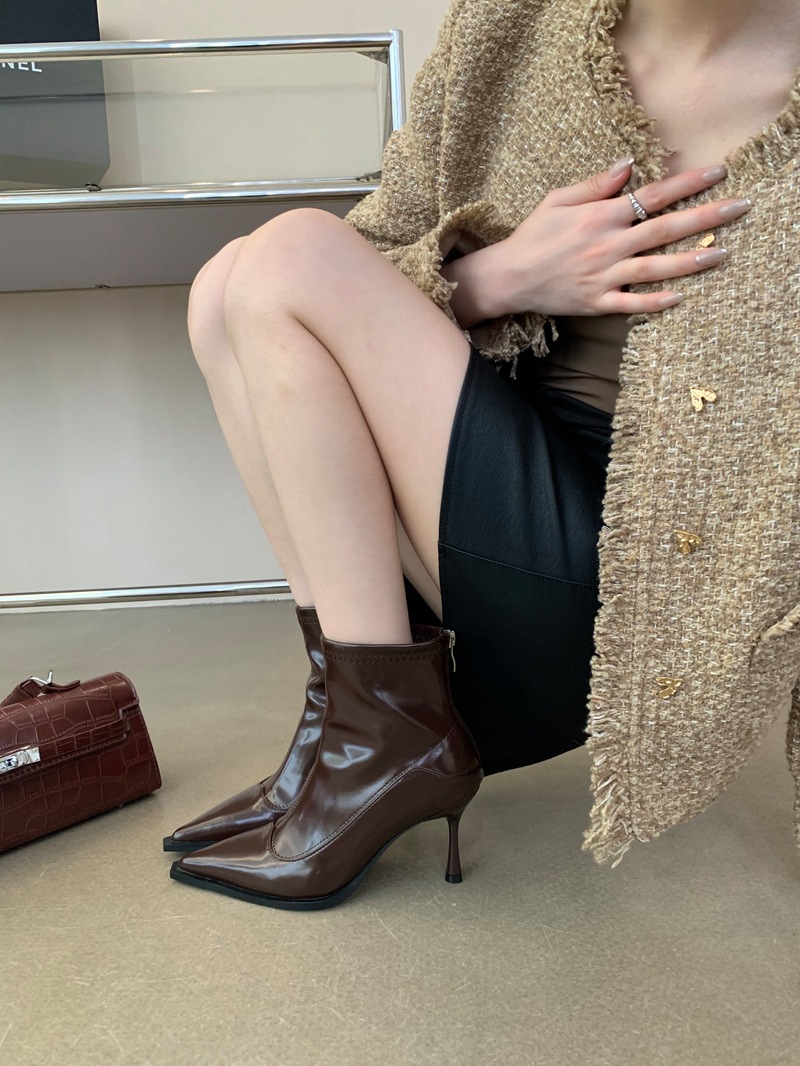 https://fulmo-img-server.com/stepchic/d5ed13eb-469c-40c6-9ee7-bf021fd42d9d.jpg