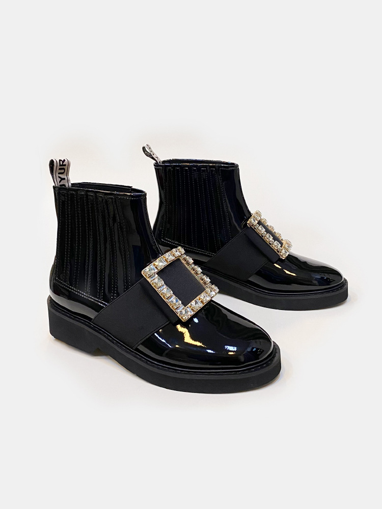 https://fulmo-img-server.com/stepchic/eb900a2a-c206-48dd-8fd3-302bfb0a300b.jpg