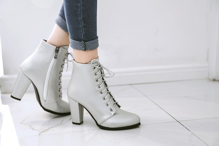 https://fulmo-img-server.com/stepchic/ed5c502d-aeca-4547-aa78-2b3e9c593157.jpg