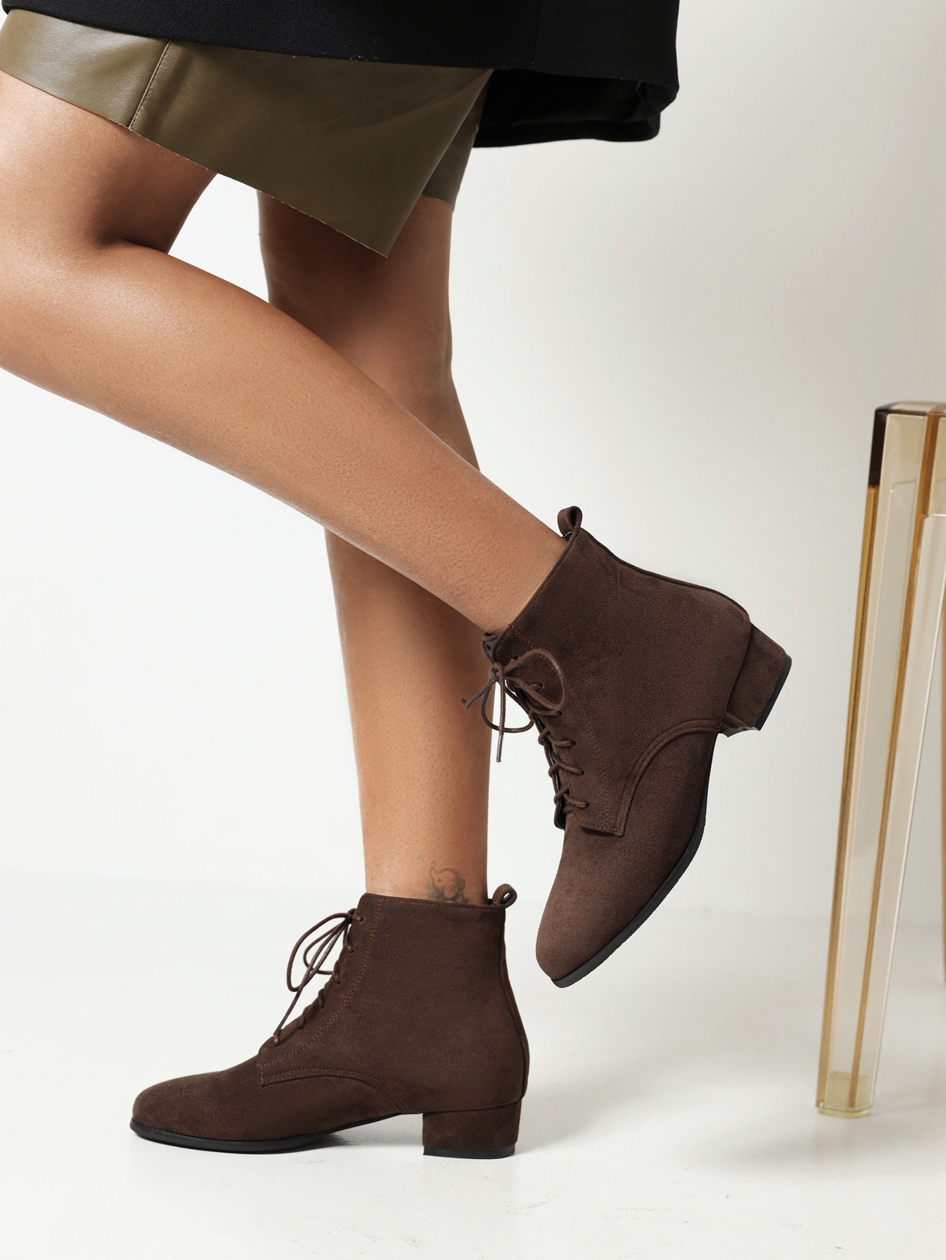 https://fulmo-img-server.com/stepchic/f2cf2784-fbf7-45ba-8777-c938abd04d23.jpg