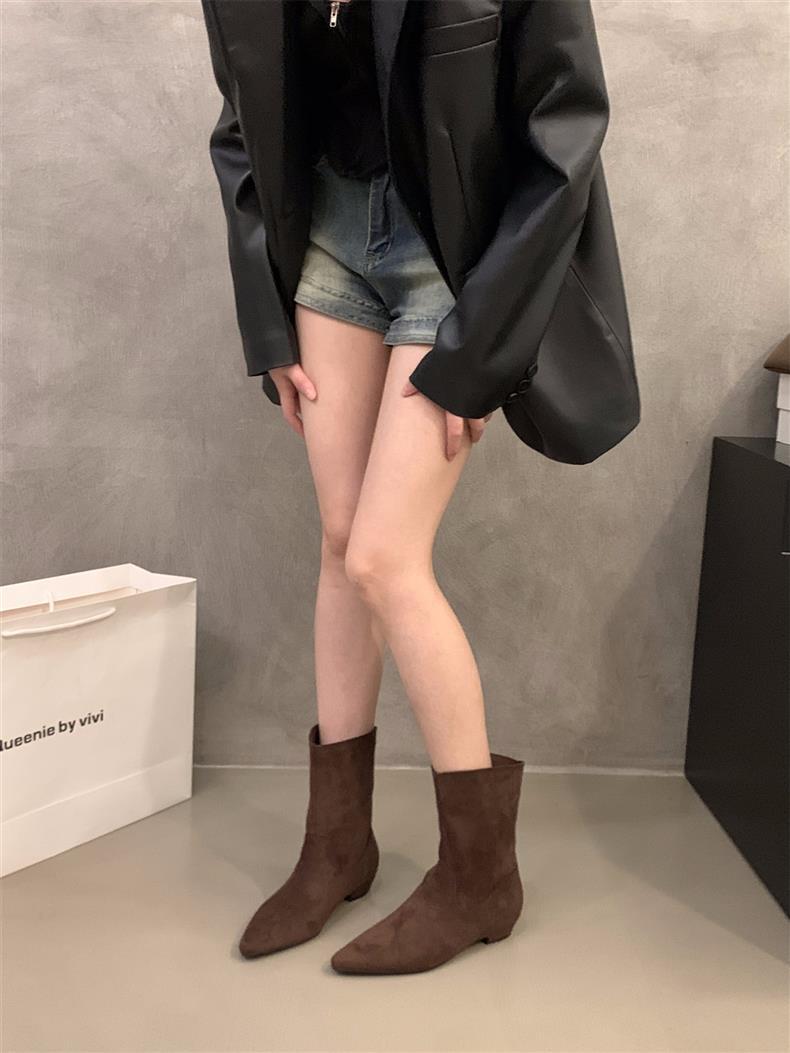 https://fulmo-img-server.com/stepchic/f57b65c9-d04a-4dfd-871b-d88f67ca50df.jpg
