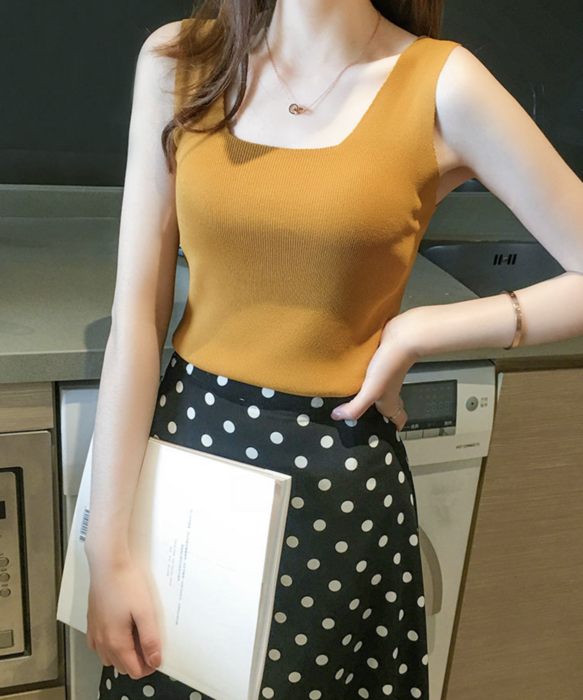 骨格ストレートスクエアネックノースリーブニット
