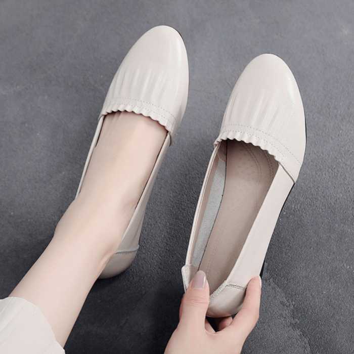 骨格ストレートさんに合うぺたんこ靴5選