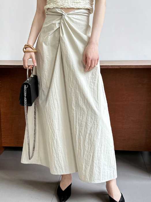 参考にしたい!骨格ストレートに似合うおすすめ服5選