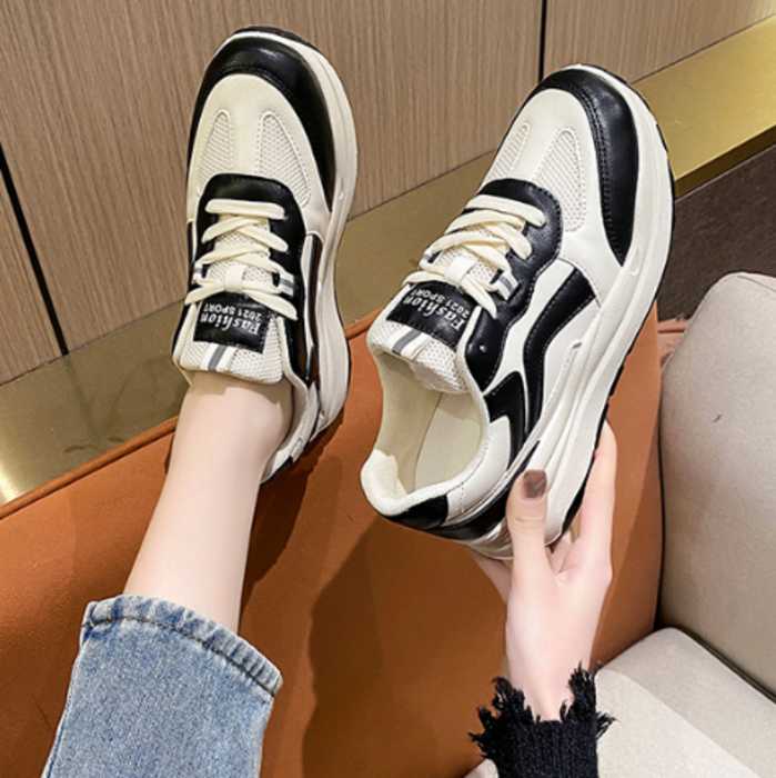 骨格ストレート向けの可愛いスニーカースタイル5選