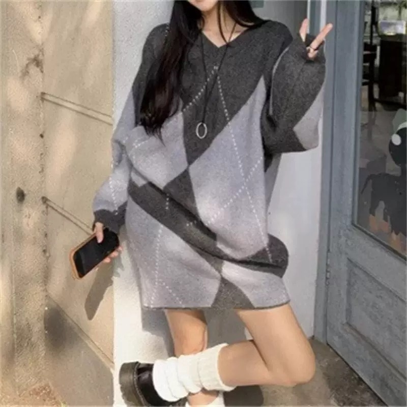 骨格ストレートVネックアーガイルトップスミニスカートセットアップ