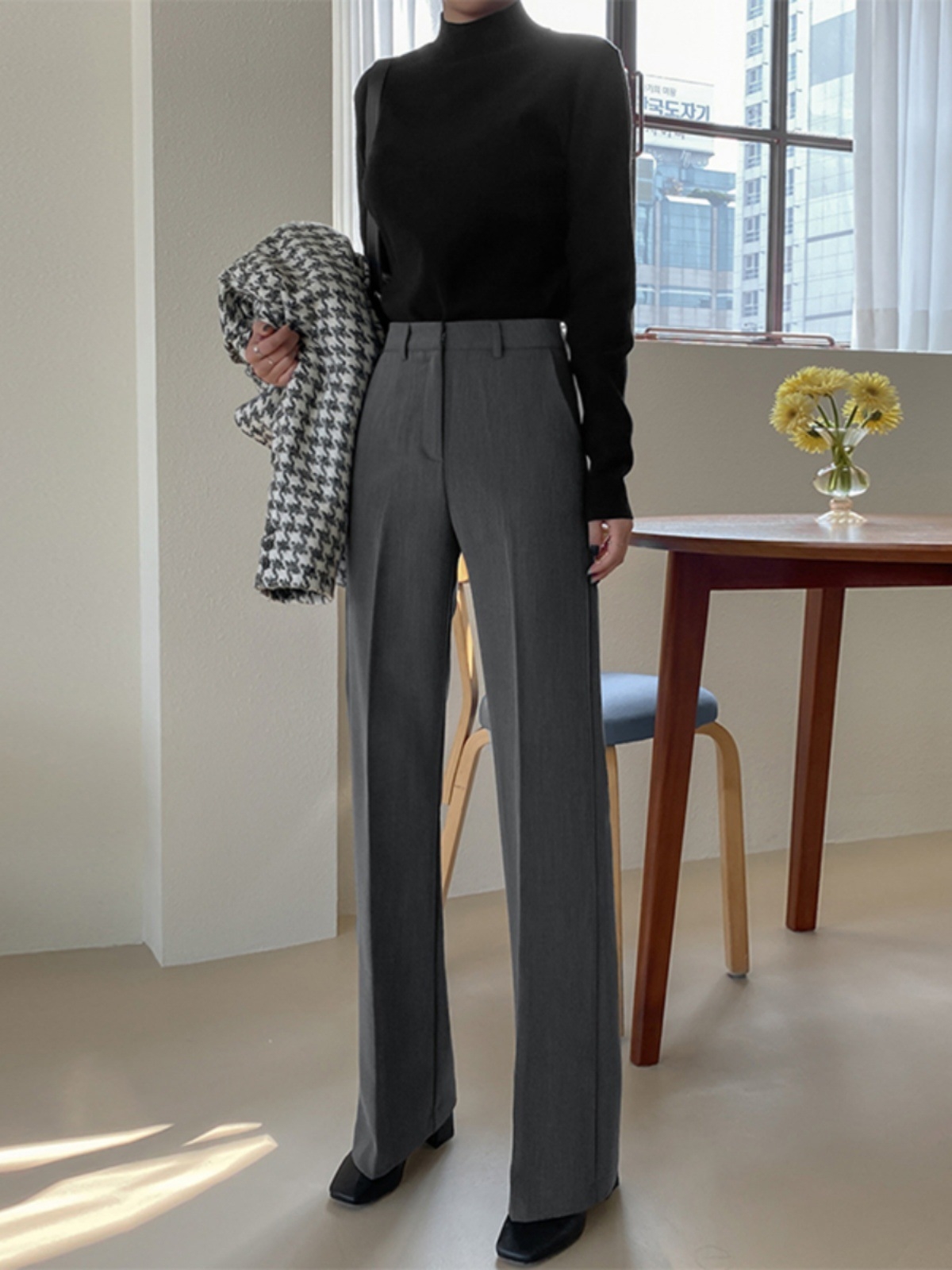 骨格ストレートノータックスリムフィットパンツ