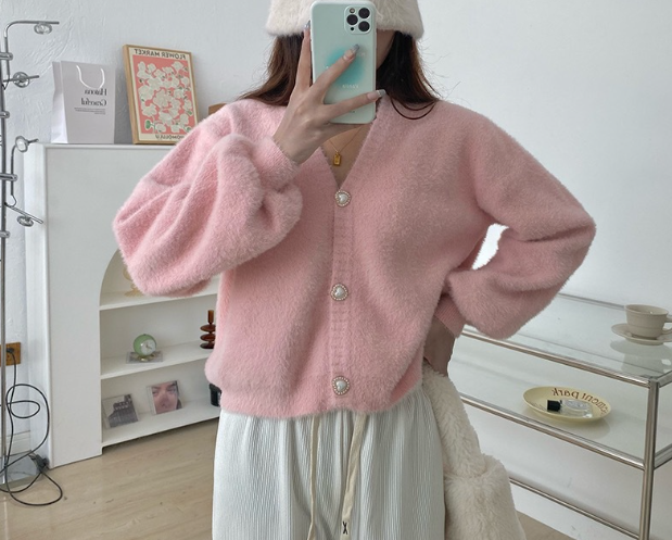 骨格ウェーブVネックパールボタンニットカーディガン