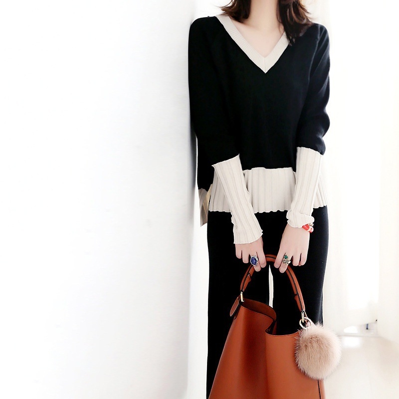 骨格ストレートVネックモノトーンセットアップ