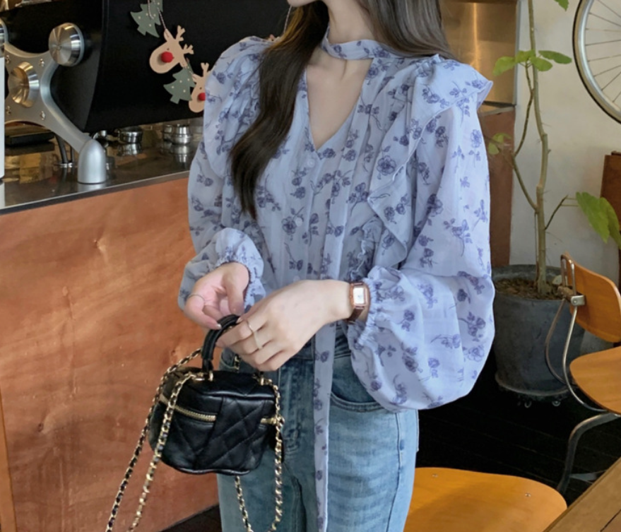 骨格ウェーブVネックフラワーフリルブラウス