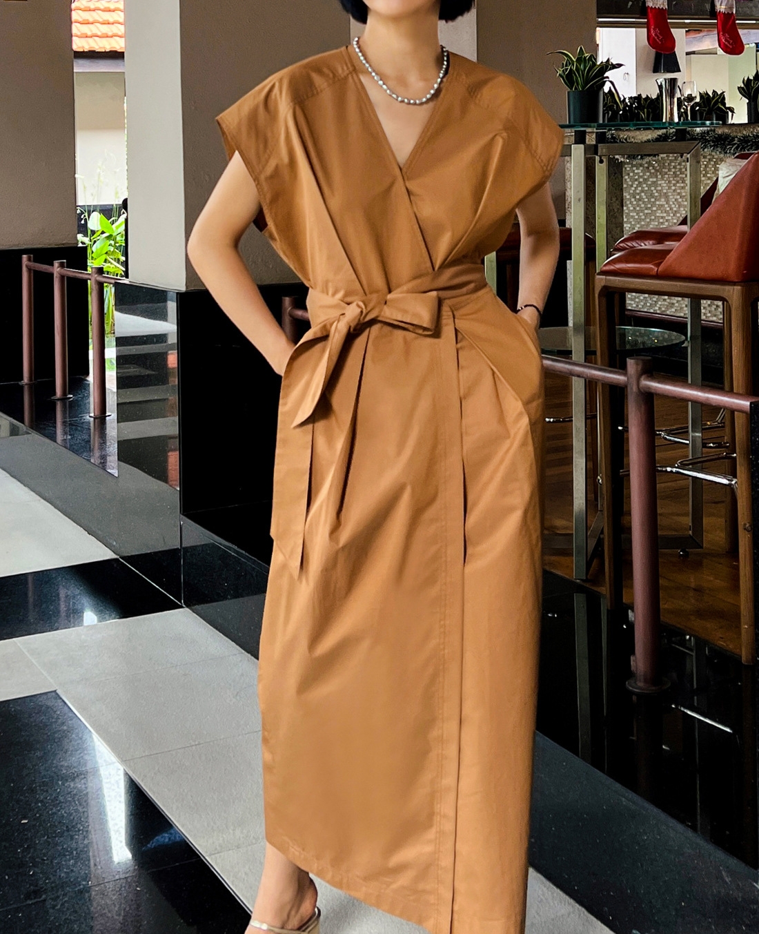 骨格ストレートVネックラップワンピース