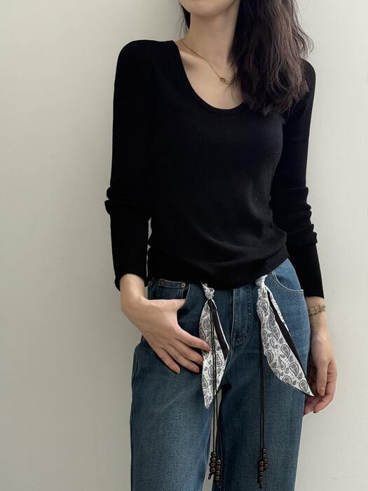 骨格ストレートネック長袖ニットトップス