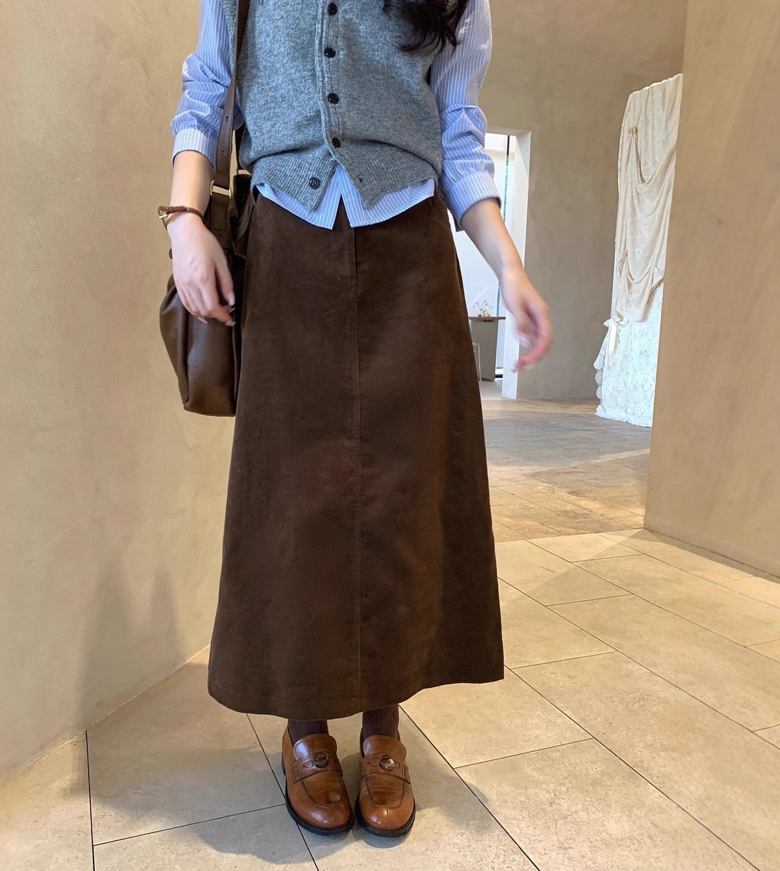 骨格ストレートコーデュロイロングスカート