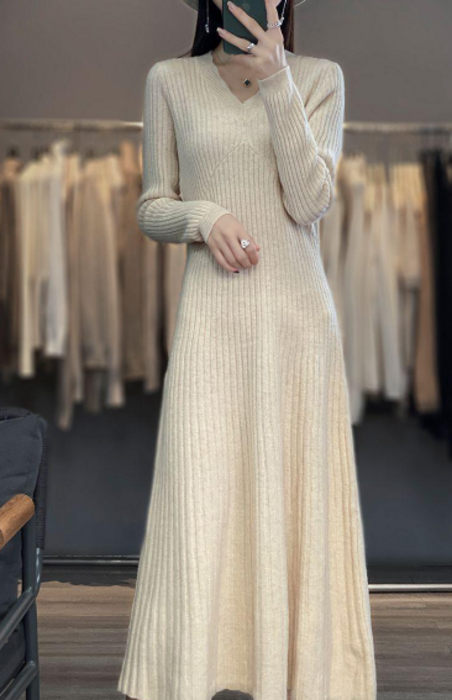 骨格ストレートVネックニットロングワンピース