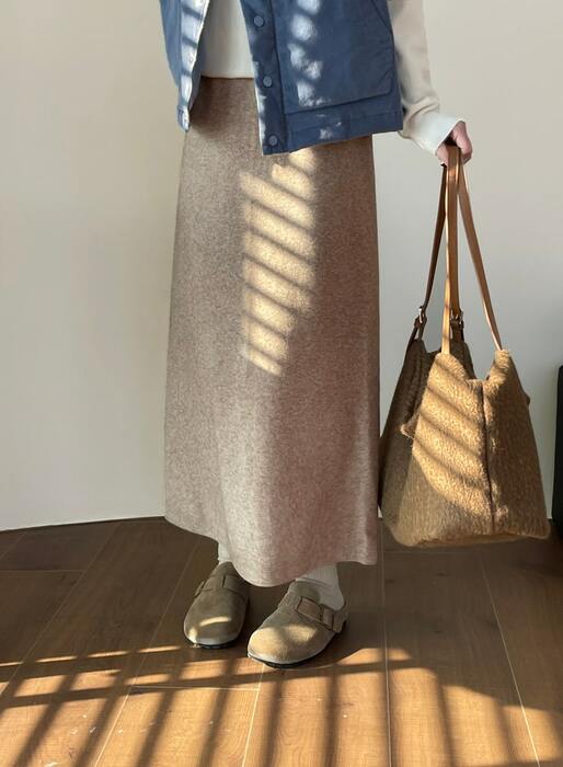 骨格ストレートバックスリットHラインスカート