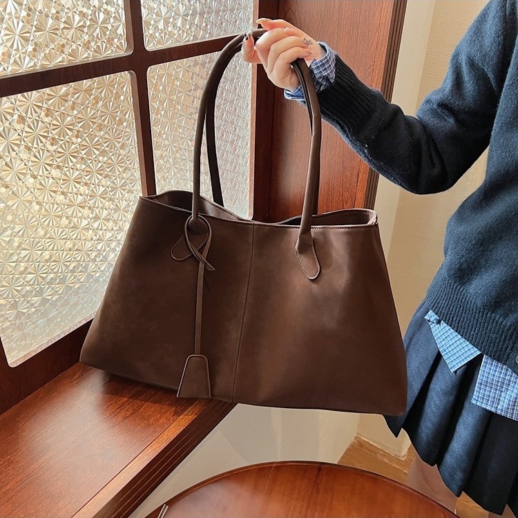 骨格ストレートフェイクスエードショルダートートバッグ