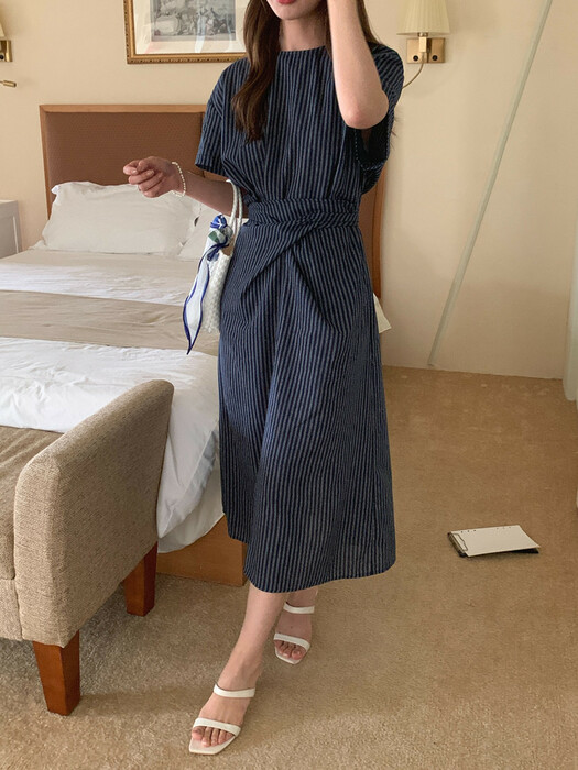 骨格ストレートストライプ柄ウエストマークワンピース