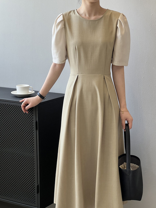骨格ストレートウエストタックロングワンピース