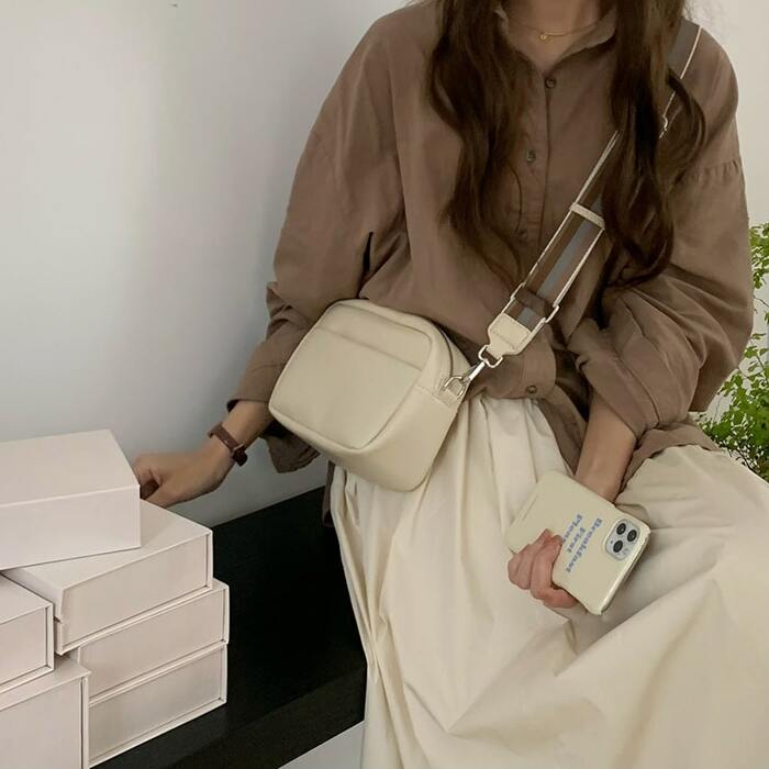 骨格ストレート太ベルトショルダーバッグ