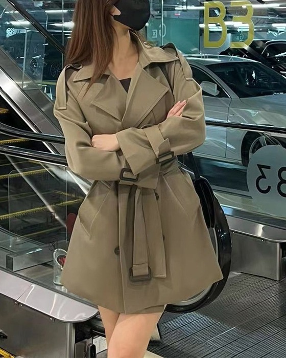 骨格ストレートミドル丈トレンチコート