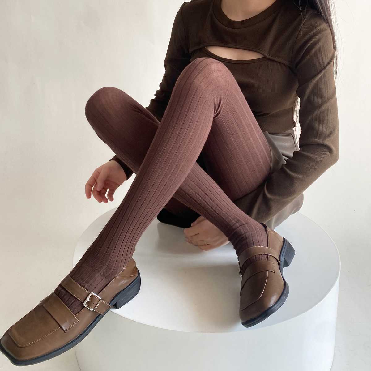 寒い冬も暖かい!分厚いストッキングで快適に過ごせるおすすめ5選