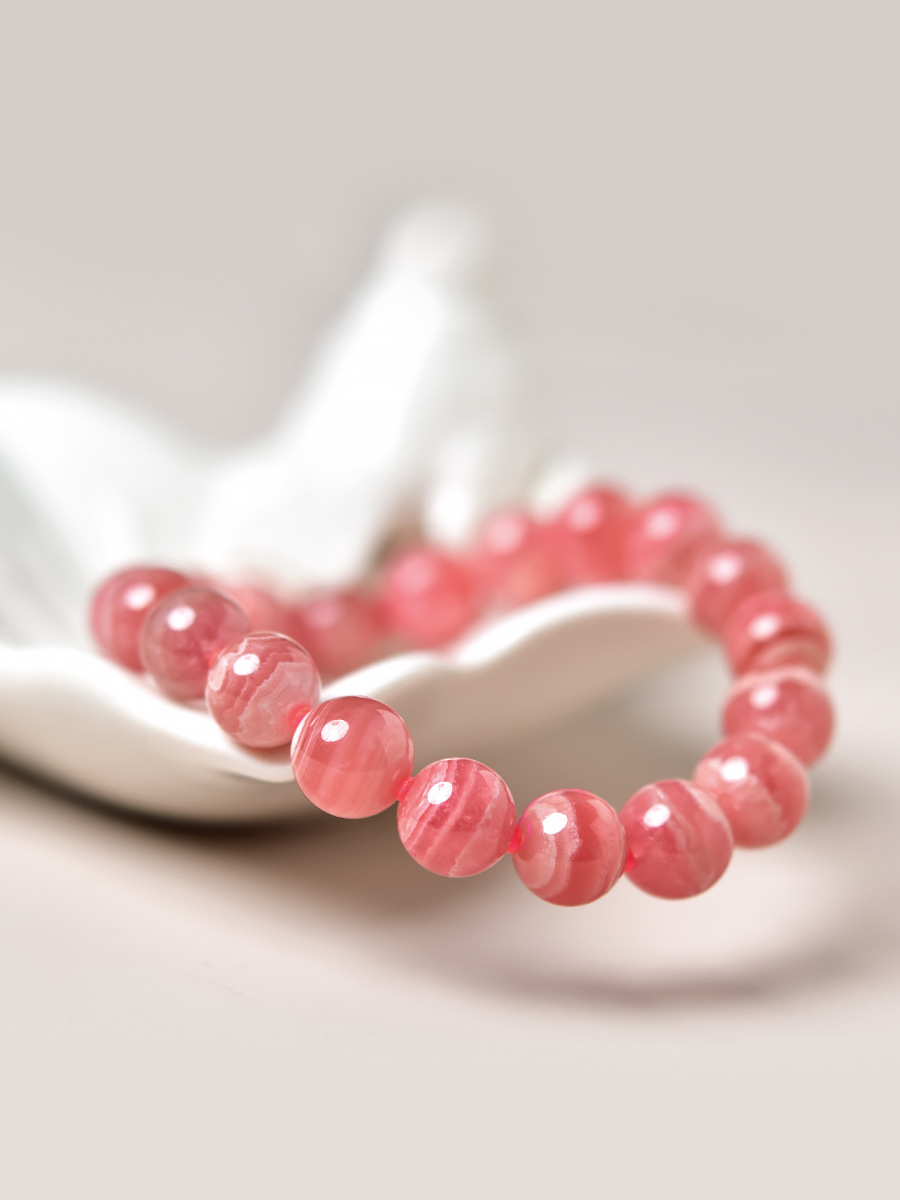 パワーストーンブレスレット 恋する乙女の情熱を呼び覚ます天然石の腕輪