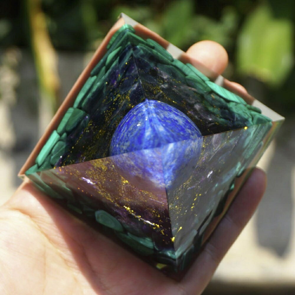 数珠用オルゴナイト瑠璃石金箔入りピラミッド型置物　パワーストーン アクセサリー 