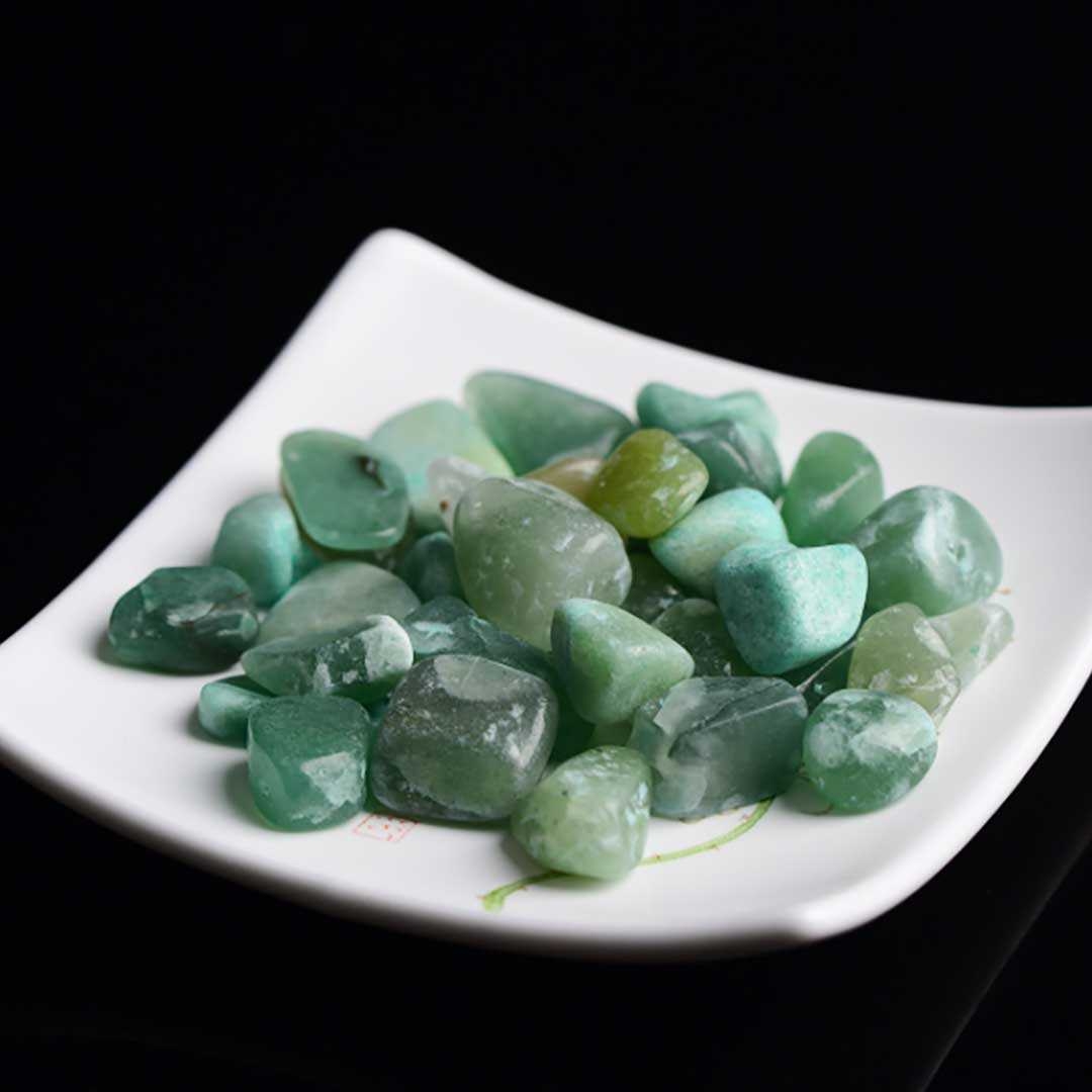 翡翠さざれ石 数珠作り用 天然ヒスイチップ 100グラム　パワーストーン アクセサリー 