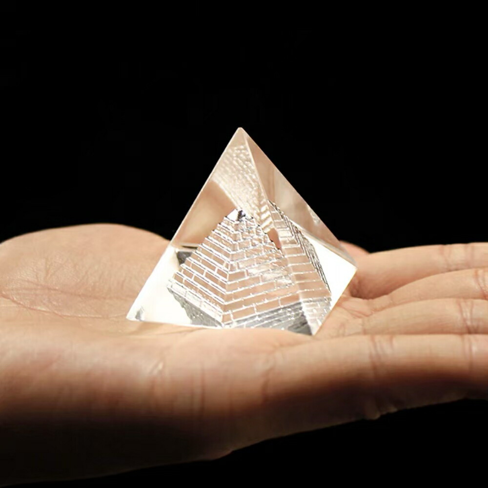 風水 水晶 彫刻金字塔 置物 数珠 幸運開運 四センチ　パワーストーン アクセサリー 