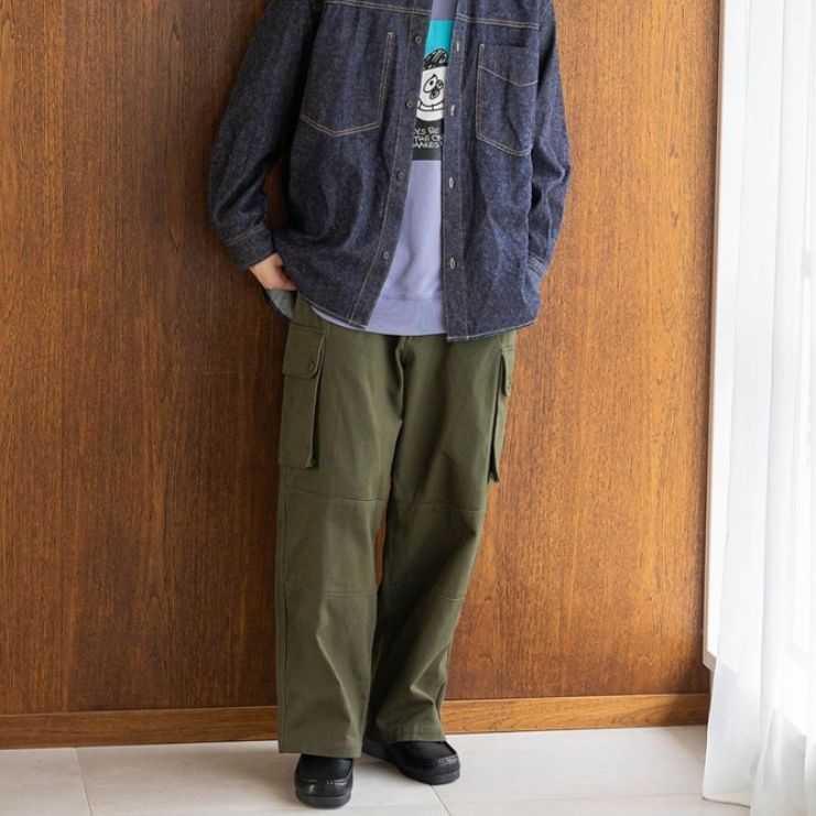 ストリートファッション ゆったりシルエット実用派カーゴパンツ
