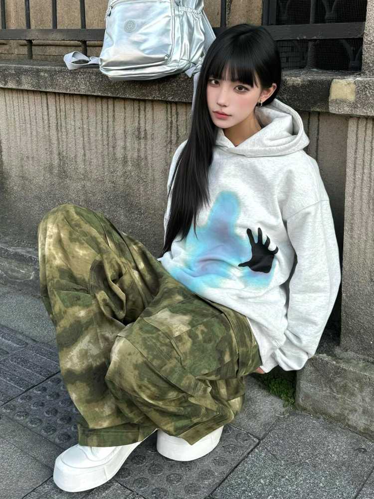 レディースストリート服装で魅力を引き立てるアイテム5選