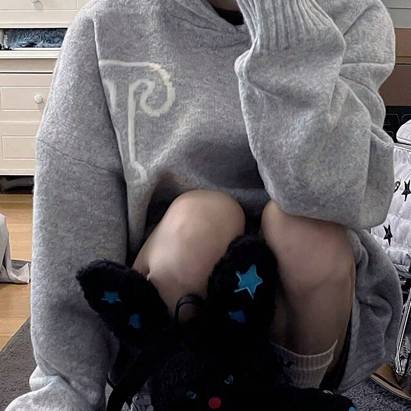 ストリートファッション フード付きゆったりシルエット装飾ニットパーカー