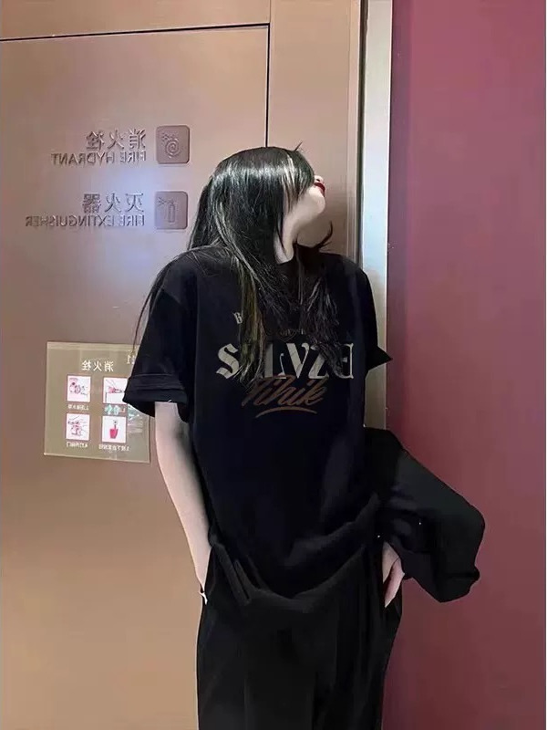 ストリートファッション アンティーク風ロゴゆったり半袖